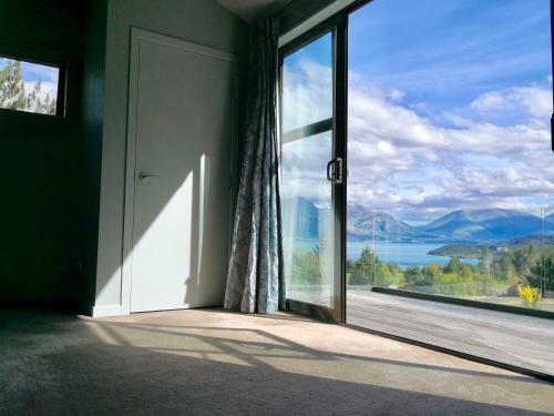 Closeburn Lakeview House