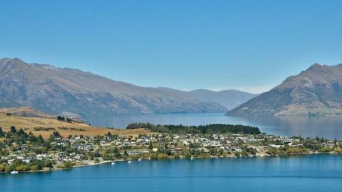 Mountain & Lake Views