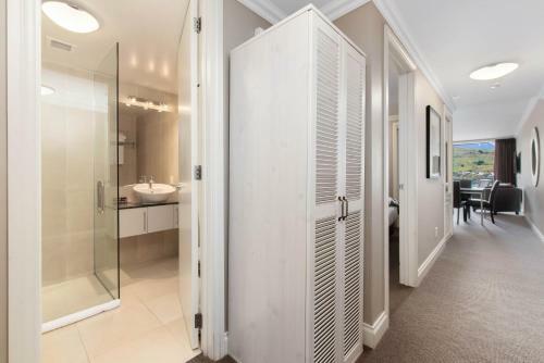 Private Apartment At The Shores ? Construction In Complex Obstructing View