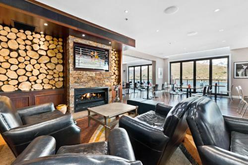 Private Apartment At The Shores ? Construction In Complex Obstructing View