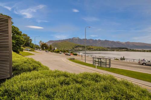 Tatau Pounamu - Queenstown Apartment