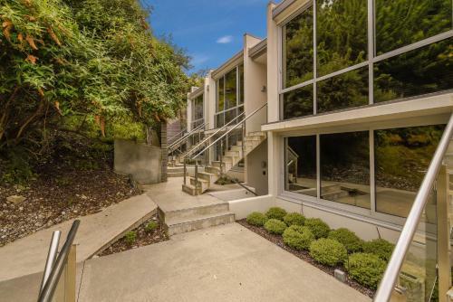 Tatau Pounamu - Queenstown Apartment