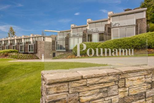 Tatau Pounamu - Queenstown Apartment