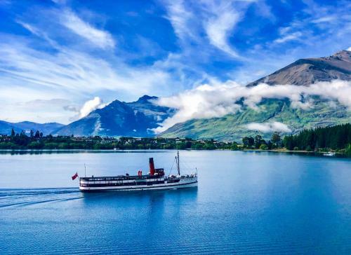 Amazing Queenstown Luxury Apartment