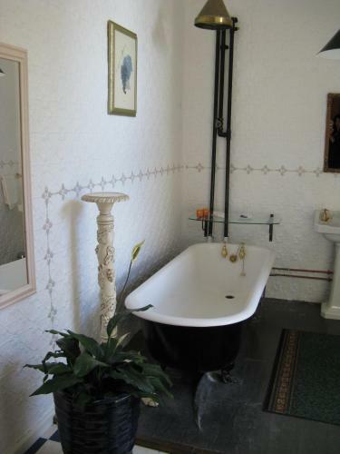 Hostal Ugbrooke Country Estate