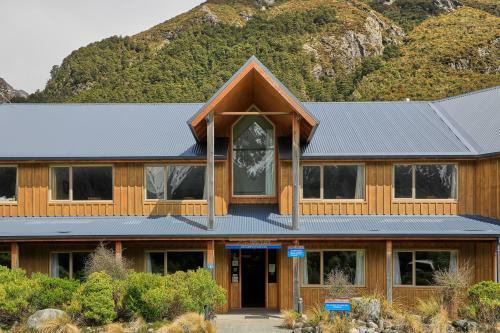 Aoraki Mount Cook Alpine Lodge