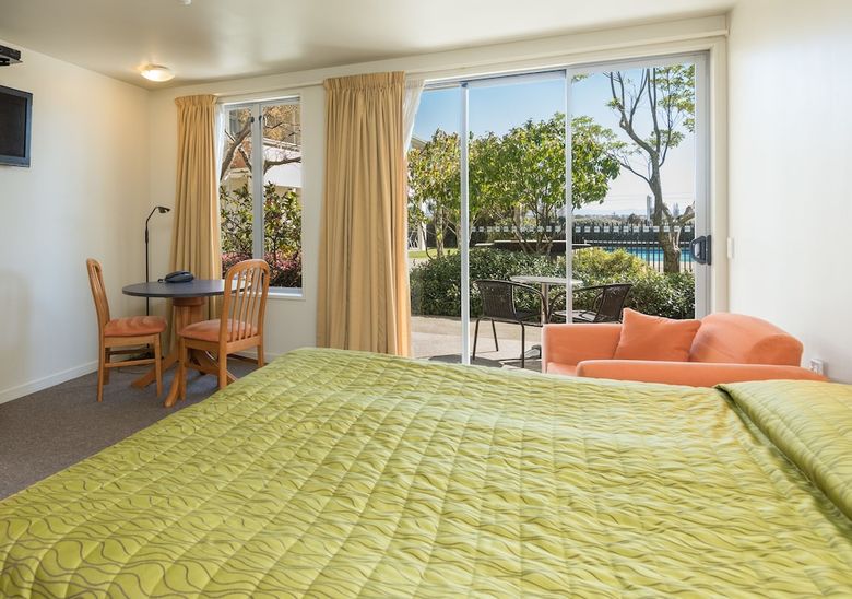 Parkside Motel