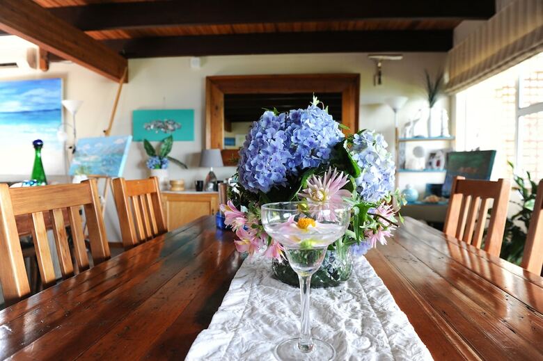 Bed & Breakfast Tirimoana House