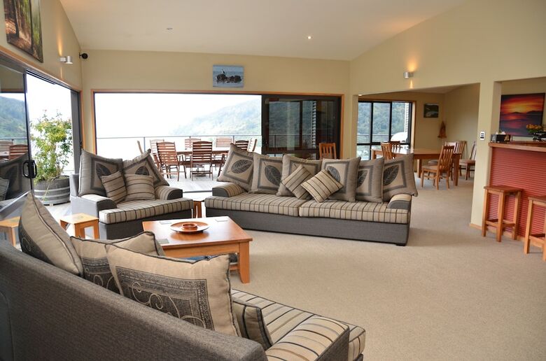 Bed & Breakfast Okiwa Bay Lodge