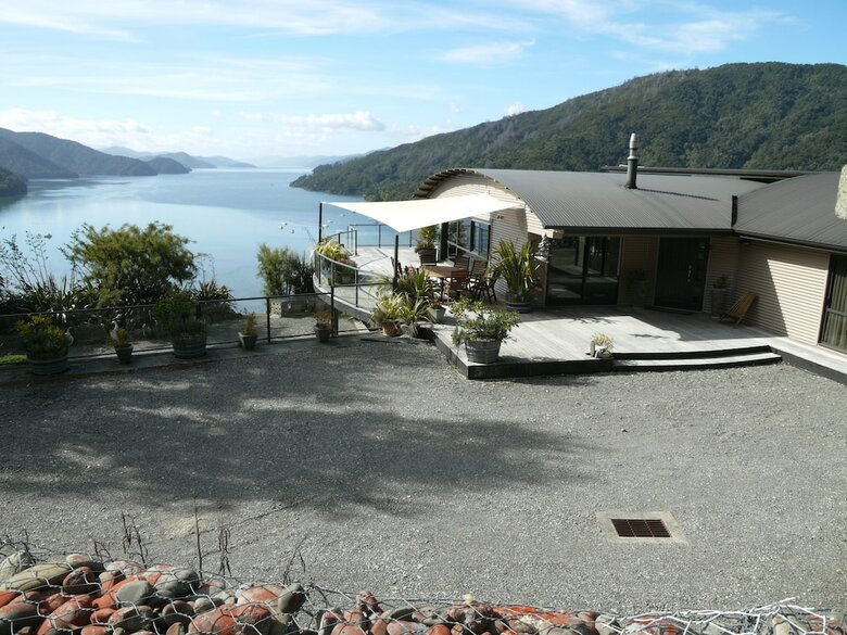 Bed & Breakfast Okiwa Bay Lodge