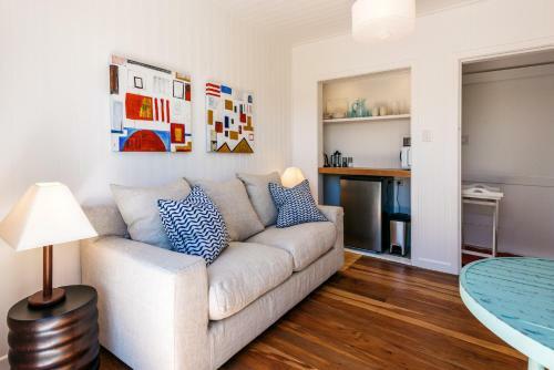 Hostal Tahamoana Cottage - You've Got It Maid