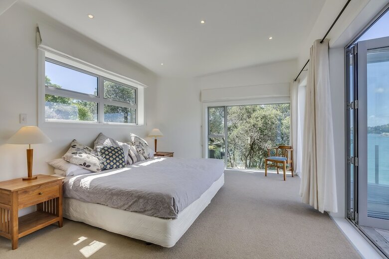 Absolute Beachfront Oneroa Bay
