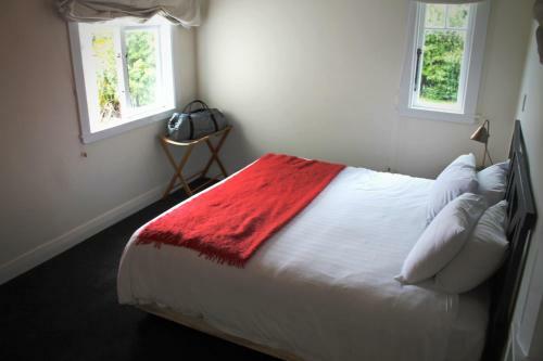 Lake Brunner Lodge Cottage