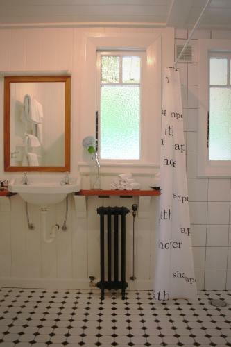 Lake Brunner Lodge Cottage
