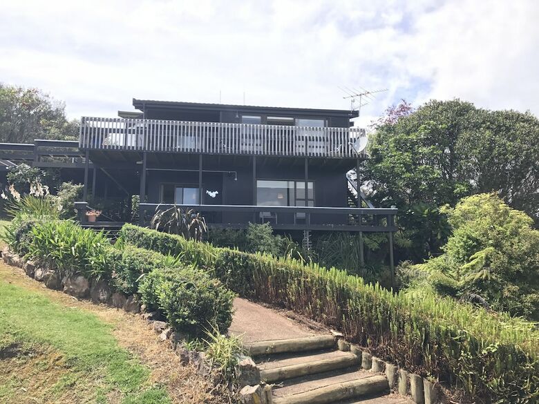 Waiheke Escape - Oneroa