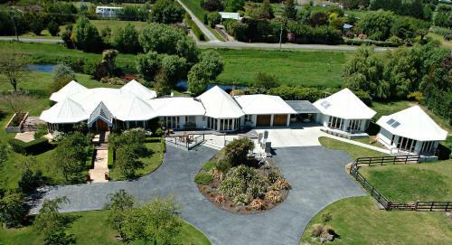 Agroturismo Silverstream Alpaca Farmstay & Tour