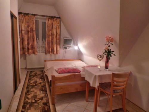 Hostal 9 Si? Murowany Dom