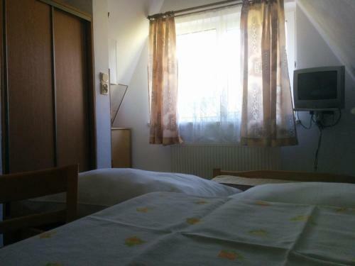Hostal 9 Si? Murowany Dom