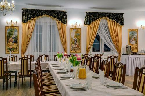 Hostal Noclegi Dw�r Szlachecki Biedacz�w