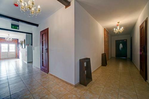 Hostal Noclegi Dw�r Szlachecki Biedacz�w