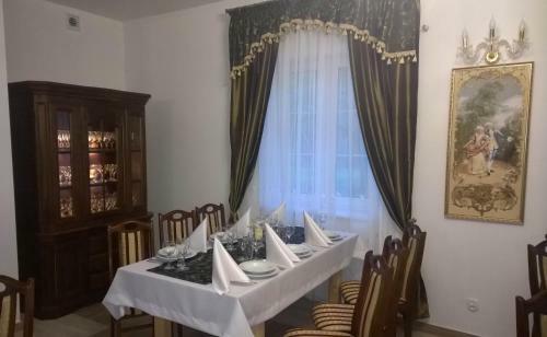 Hostal Noclegi Dw�r Szlachecki Biedacz�w