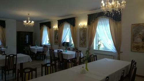 Hostal Noclegi Dw�r Szlachecki Biedacz�w