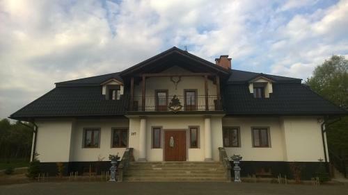Hostal Noclegi Dw�r Szlachecki Biedacz�w