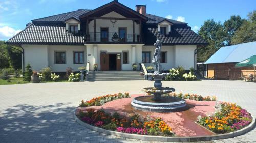 Hostal Noclegi Dw�r Szlachecki Biedacz�w
