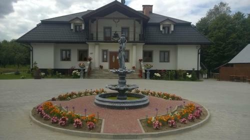 Hostal Noclegi Dw�r Szlachecki Biedacz�w