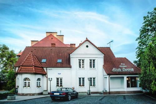 Hotel Dom Goscinny Bialy Dworek