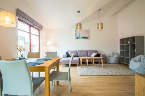 Superior 3 Bedroom Apartment