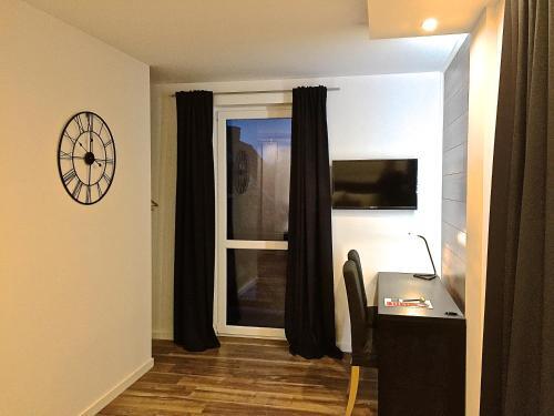 Hostal Miramar (adults Only)