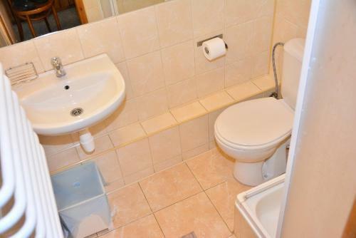 Hostal Dom Goscinny Jawor
