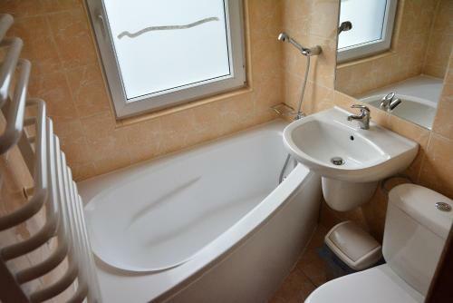 Hostal Dom Goscinny Jawor