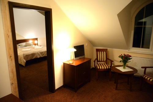 Hotel Dworek Jamne?ski