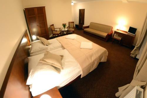 Hotel Dworek Jamne?ski