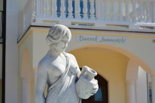 Hotel Dworek Jamne?ski