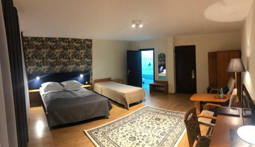 Hotel Go??bek