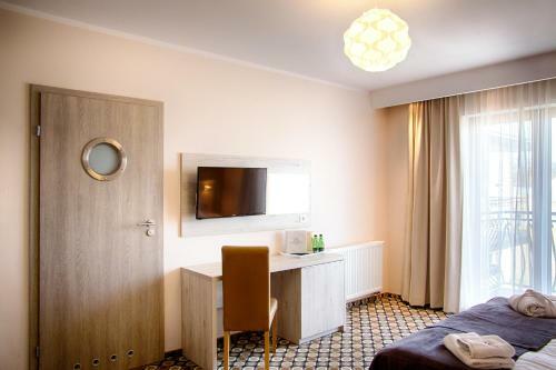 Hostal Marina Mielno Z Widokiem Na Jezioro