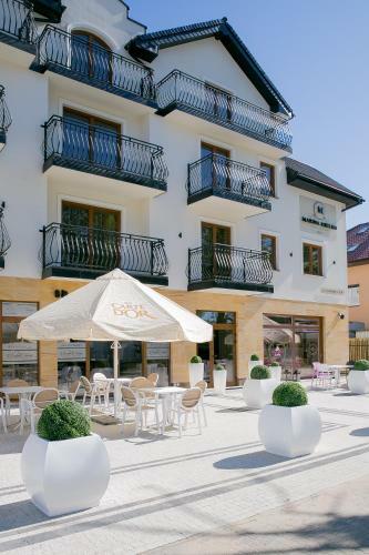 Hostal Marina Mielno Z Widokiem Na Jezioro