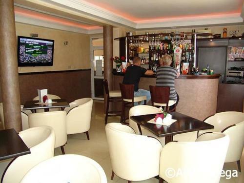 Hostal Brydar With Sauna, Swimming Pool And Jacuzzi