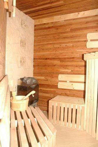 Hostal Brydar With Sauna, Swimming Pool And Jacuzzi