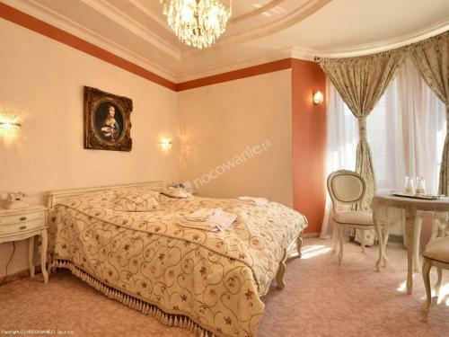 Hostal Hotel Restauracja Karkonosze