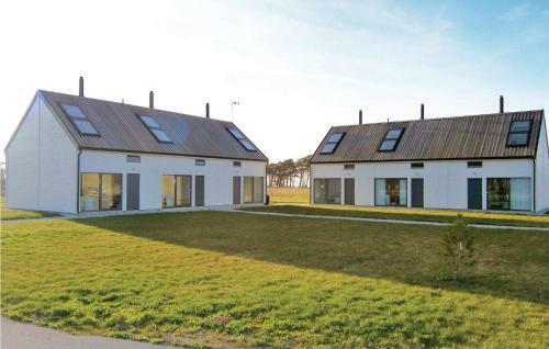 Holiday Home V�radonisv�gen Burgsvik