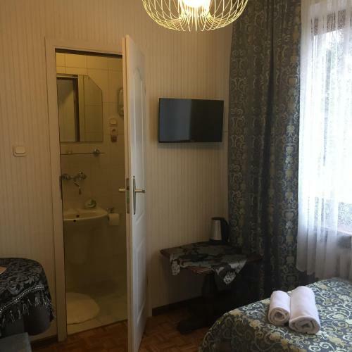 Hostal Villa Almira