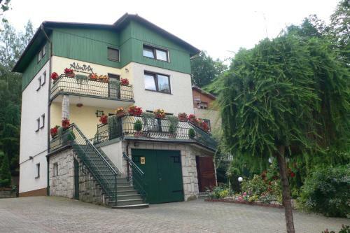 Hostal Villa Almira