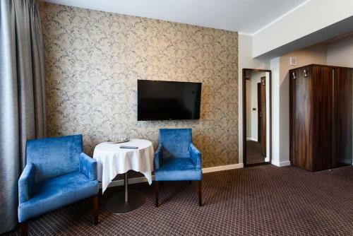 Hotel Nowy Dw�r