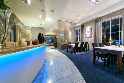 Hotel Nowy Dw�r