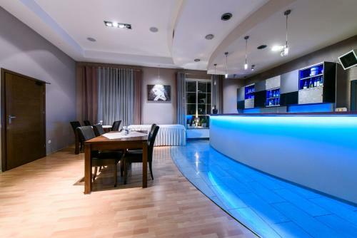 Hotel Nowy Dw�r