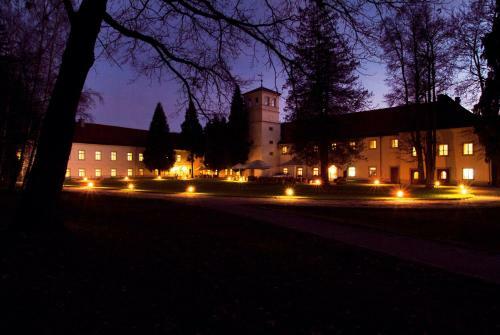 Hotel Zamek Na Skale